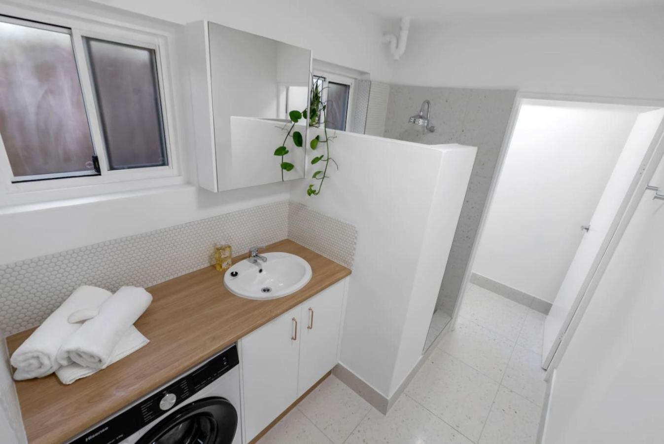 Tropicana Boutique - 2 Apartment